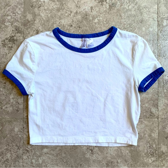 Divided Tops - White Short Sleeve Baby Tee Size Large